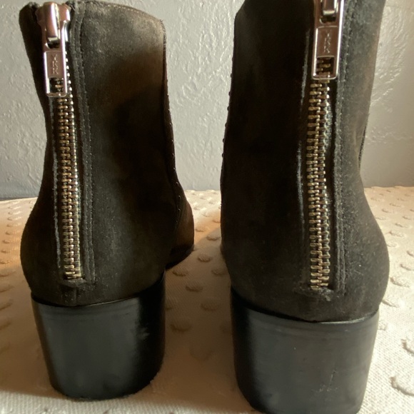 GREY CITY WOMEN'S WENDY STUDDED BOOTIE,IRON GREY - Picture 7 of 16